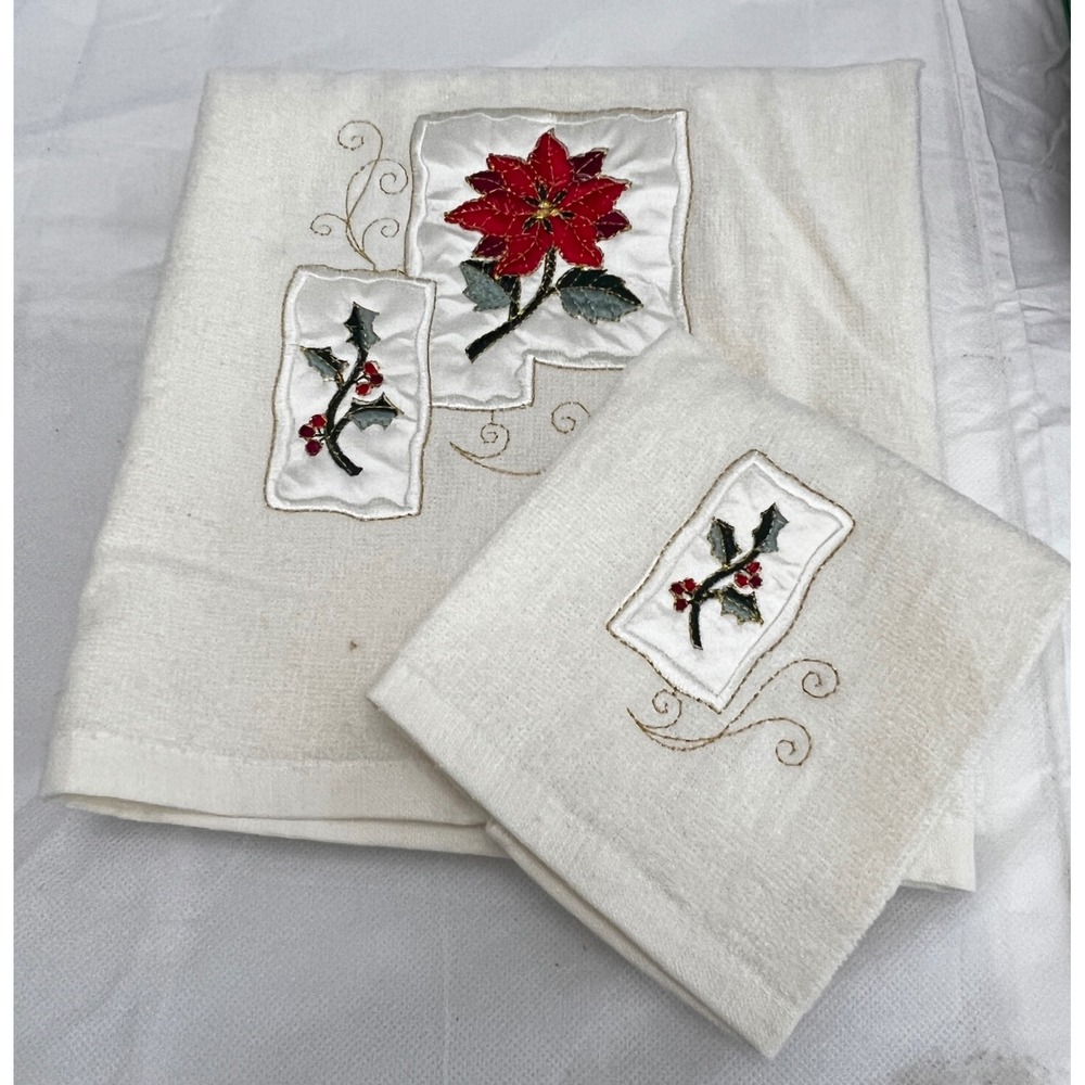 Vintage Christmas Towel Set Embroidered Poinsettia Holly Cream Gold 2 Piece